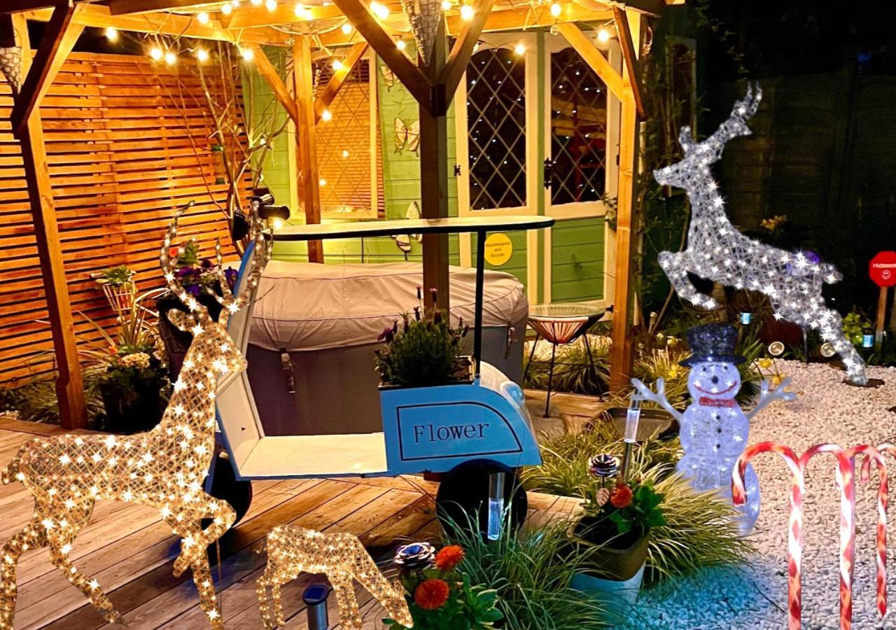 요크 Cosy Garden Flat, Private Hot Tub & Four Poster Bed 아파트 외부 사진