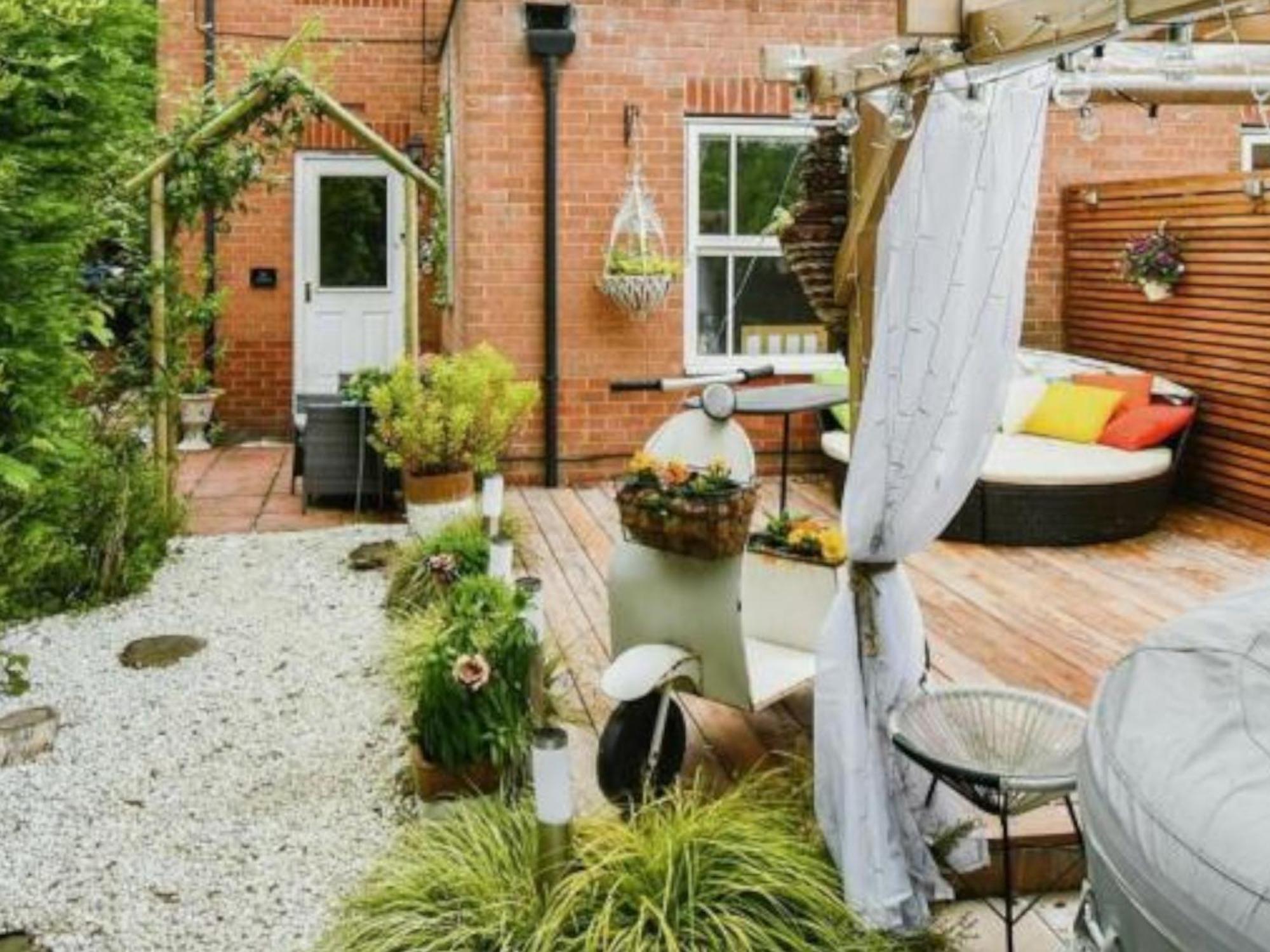 요크 Cosy Garden Flat, Private Hot Tub & Four Poster Bed 아파트 외부 사진